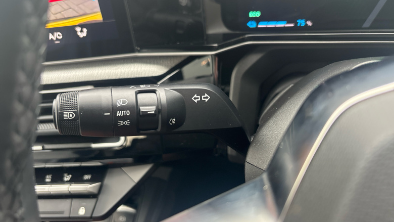 Renault 5 110kW Roland Garros + Comfort Range 52kWh 5dr Auto Electric Hatchback